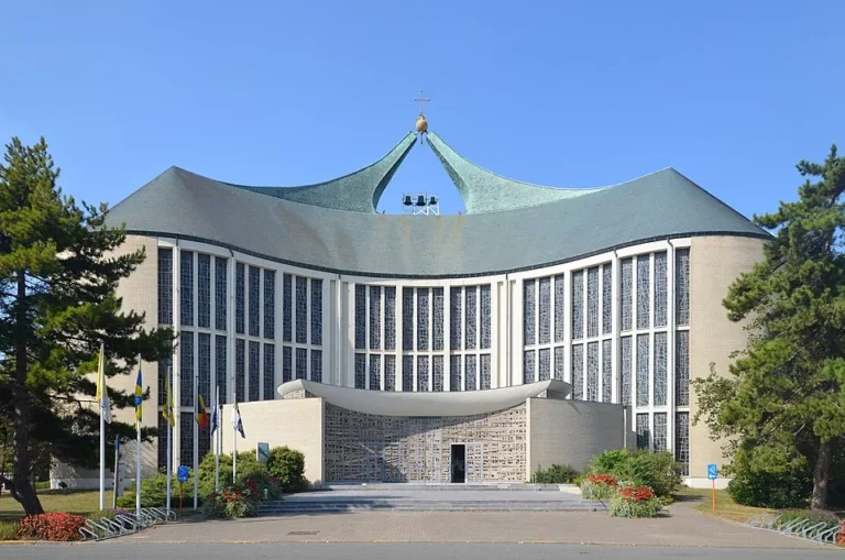 Kirche Onze-Lieve-Vrouw-ter-Duinen — Koksijde-Bad