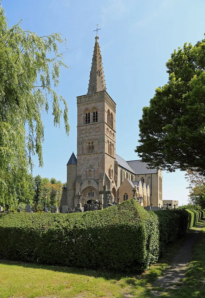 Wulpen & die Sankt-Willibrord-Kirche — Wulpen